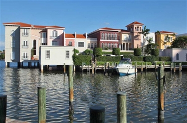 VENETIAN VILLAS